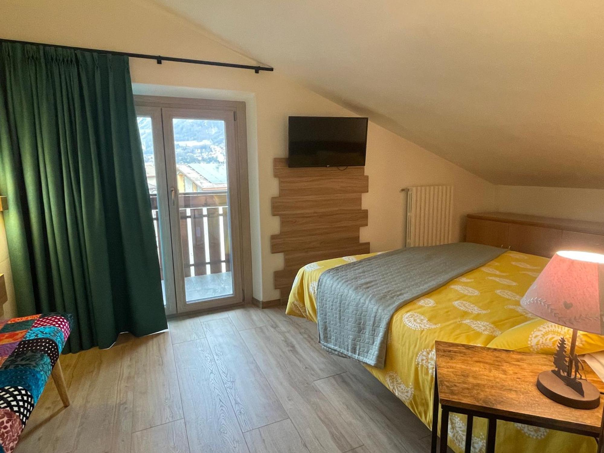 Residence S Lucia - Appartamenti Alle Porte Di Bormio Valdisotto Eksteriør bilde