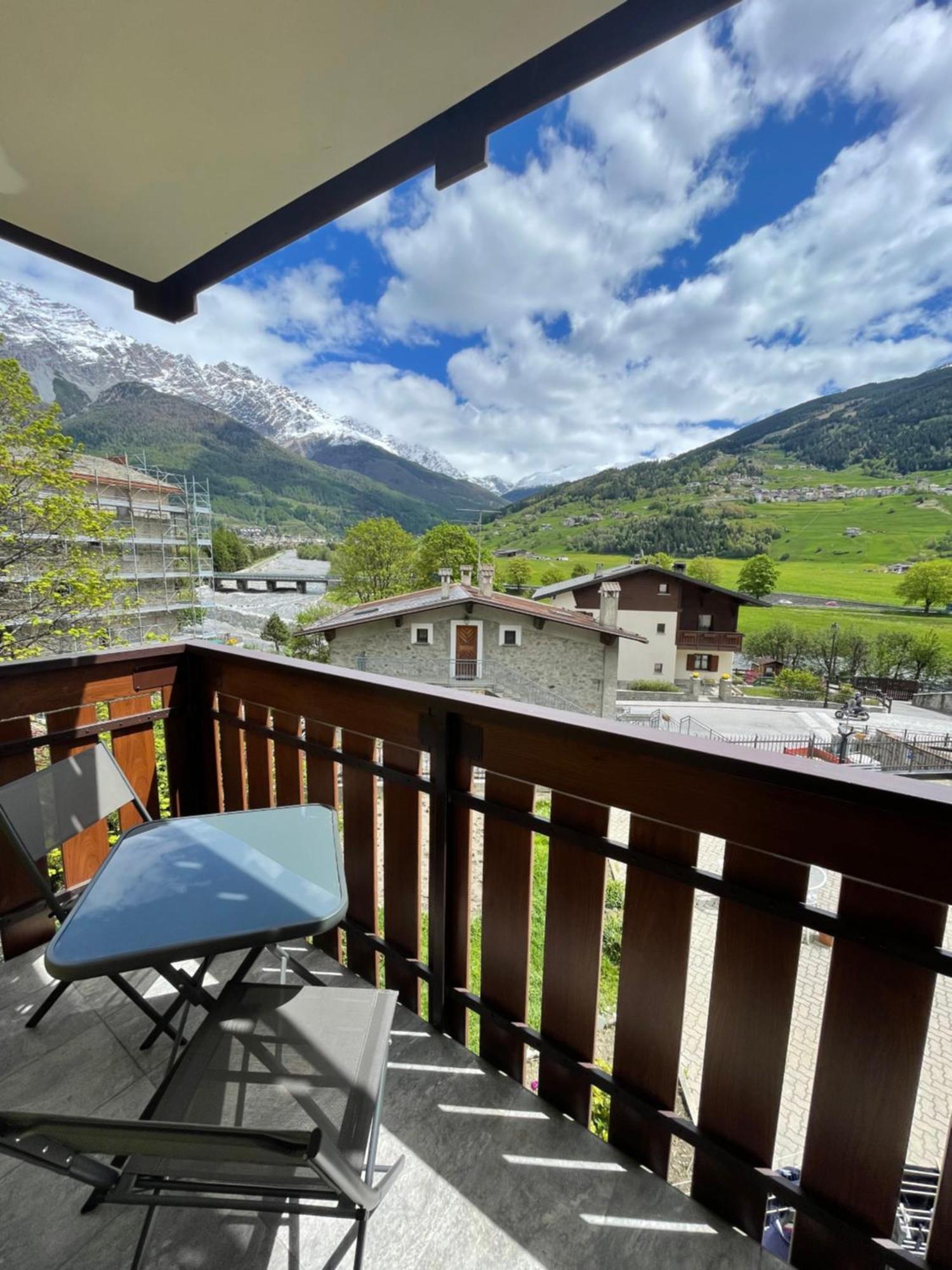 Residence S Lucia - Appartamenti Alle Porte Di Bormio Valdisotto Eksteriør bilde